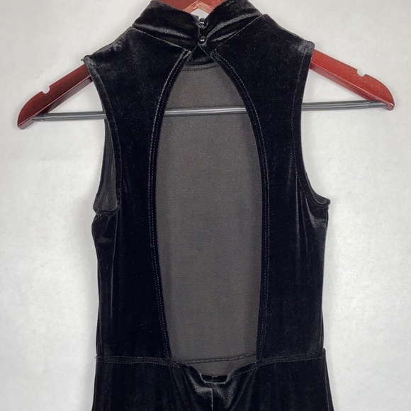 Enough About Me… Black Velvet Halter Backless Sleeveless Midi Dress Small EUC - Picture 4 of 6